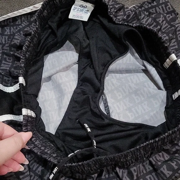 PINK Victoria's Secret Shorts - Picture 11 of 15